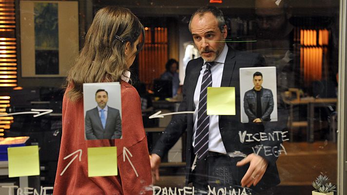 Los misterios de Laura - El misterio del pasajero preocupado