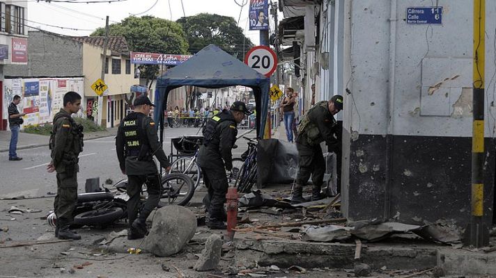 Telediario 1 - Atentado en Colombia