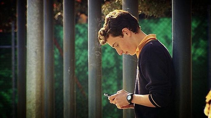 Universo UNED - Menores en la Red Social.