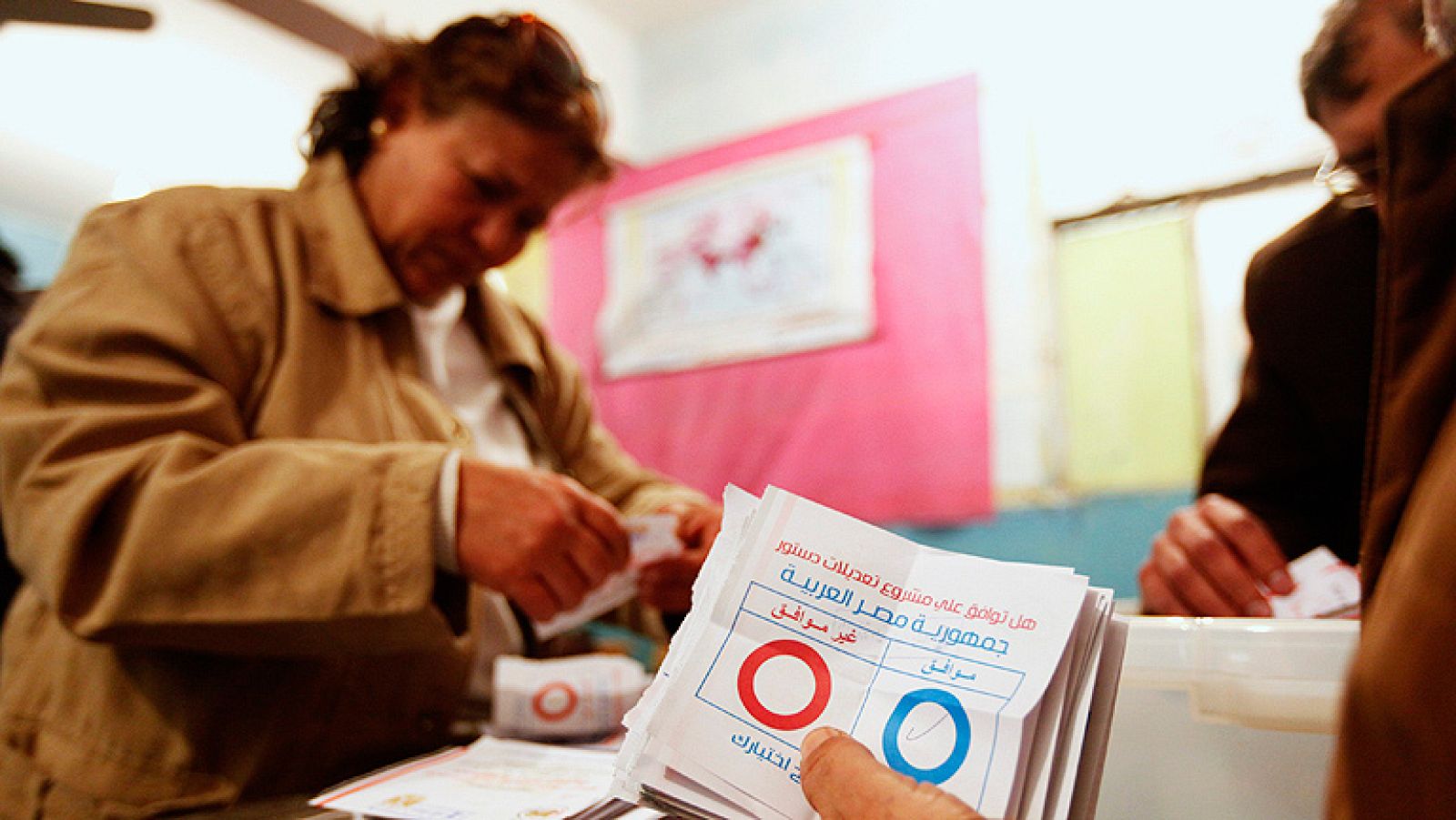 Aprobada la nueva Constitución egipcia con el 98.1% de los votos - Informativo 24h | Ver