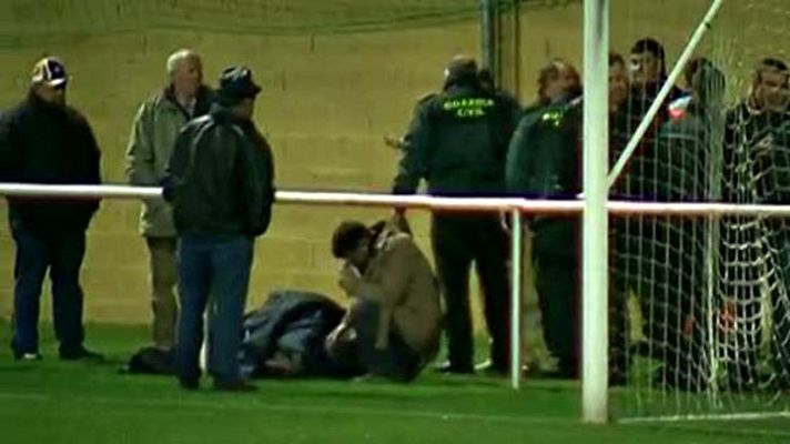 Telediario 1 - El alcalde de As Somozas fallece viendo un partido del club que presidía