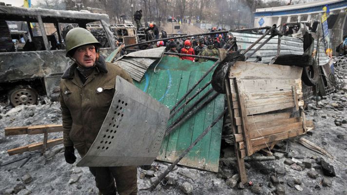 Telediario 1 - Derecho manifestación en Ucrania
