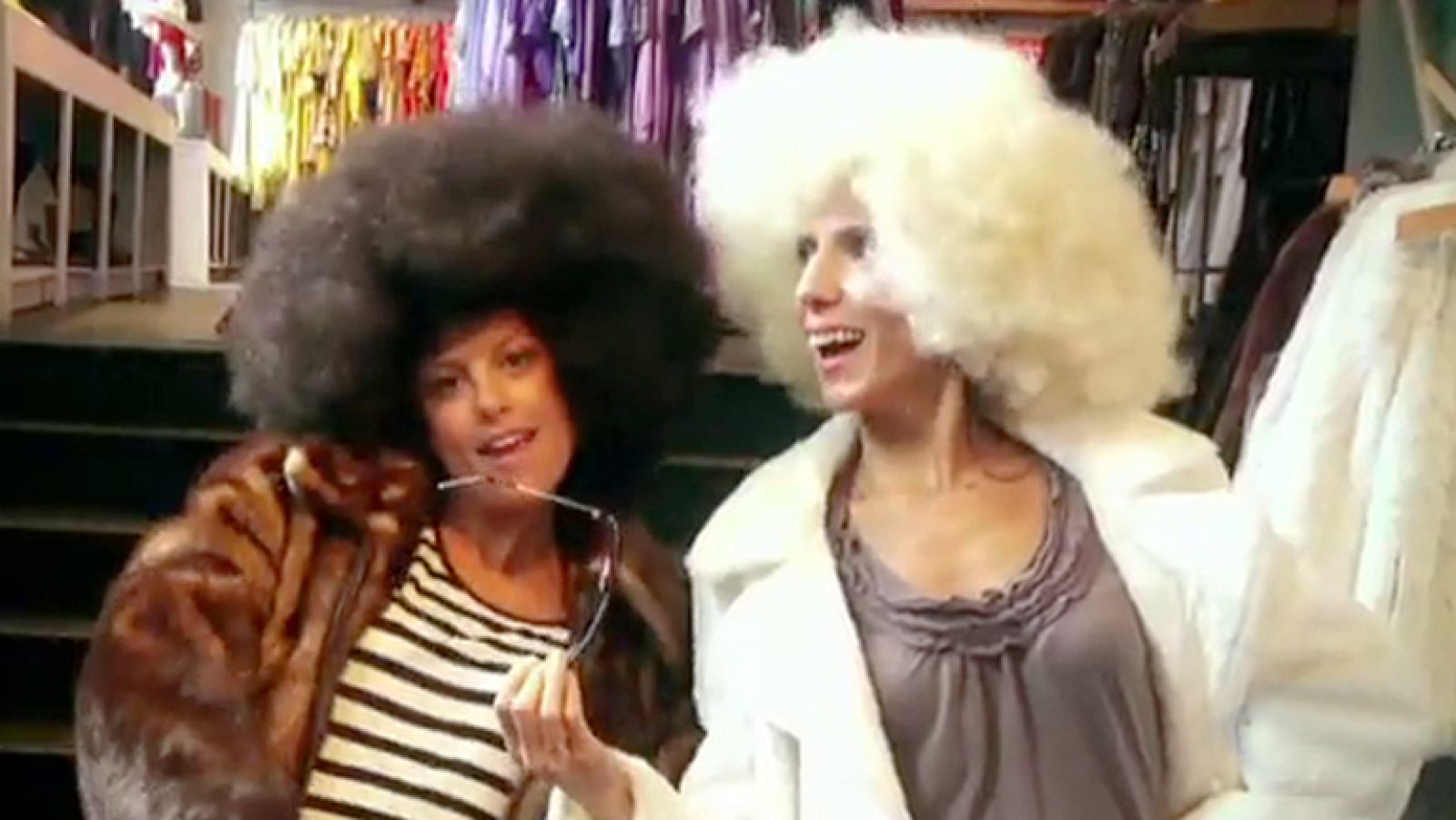 Españoles en el mundo - ¡Nuestra reportera Estefanía se vuelve loca con los disfraces de Halloween!