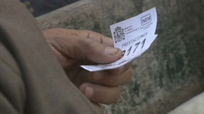 Telediario 1 - 5.896.300 parados en España