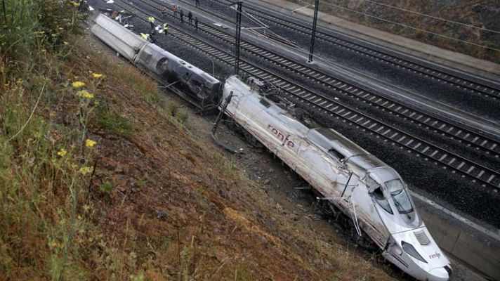 Telediario 1 - Accidente de tren en Santiago