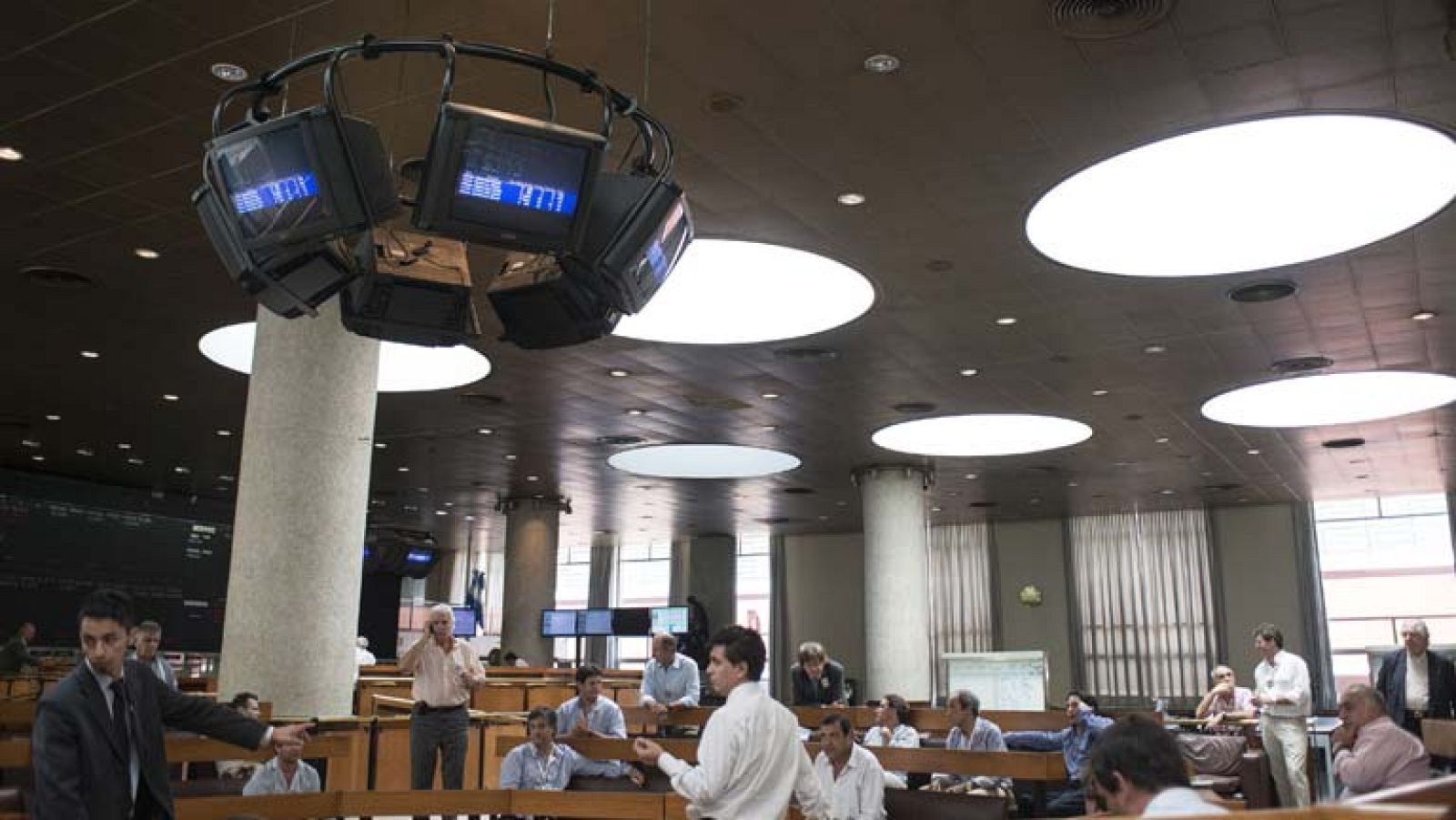 El peso argentino pierde casi el 18 por ciento de su valor en lo que va de año