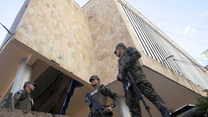 Telediario 1 - Convivir con la violencia