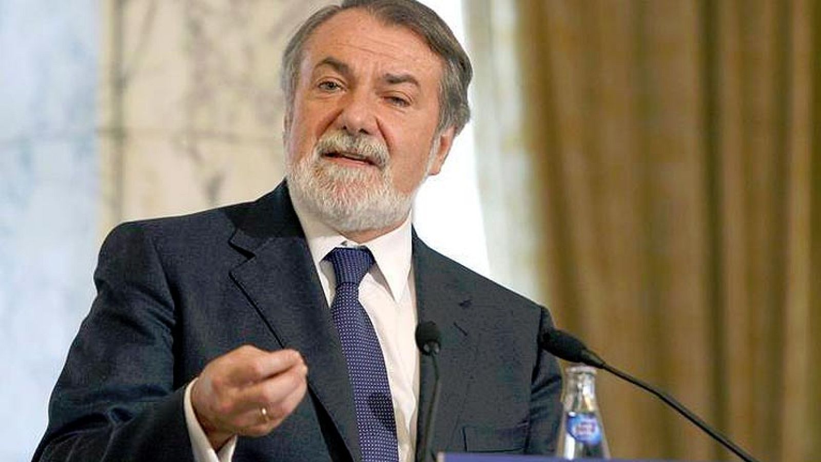 El PP anuncia que Jaime Mayor Oreja no será cabeza de lista en las elecciones europeas