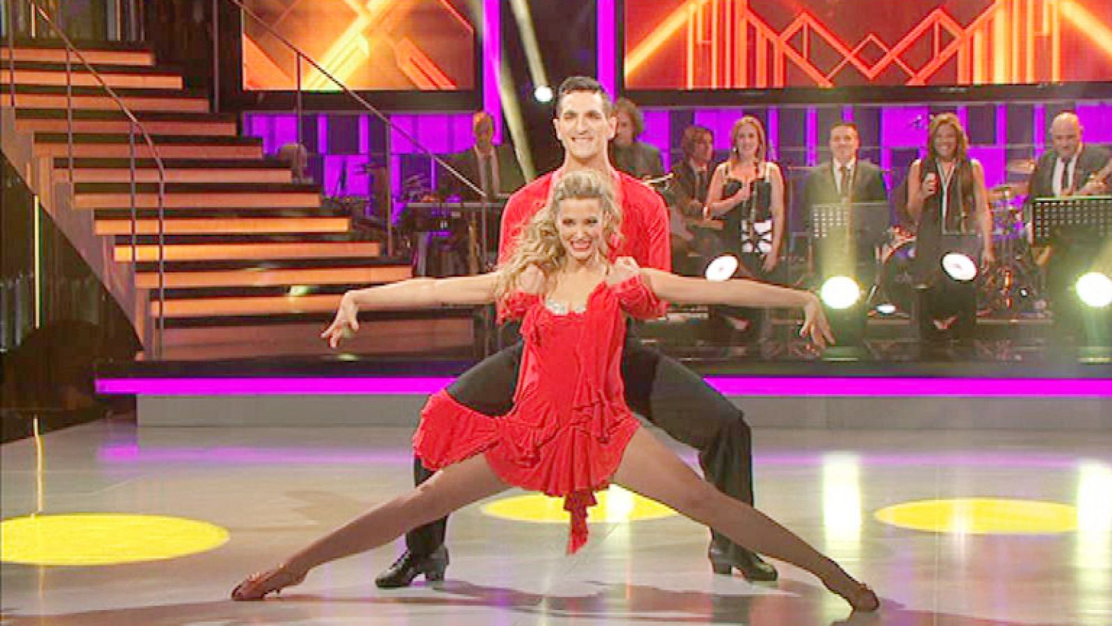 Mira quién baila - Corina debuta en Mira quién baila con una salsa