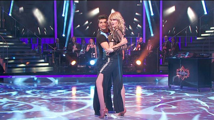 Mira quién baila - Adriana Abenia se mueve