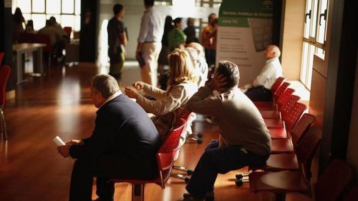 La tarde en 24h - El Gobierno deja de penalizar a multinacionales con pérdidas que despidan a mayores de 50 años