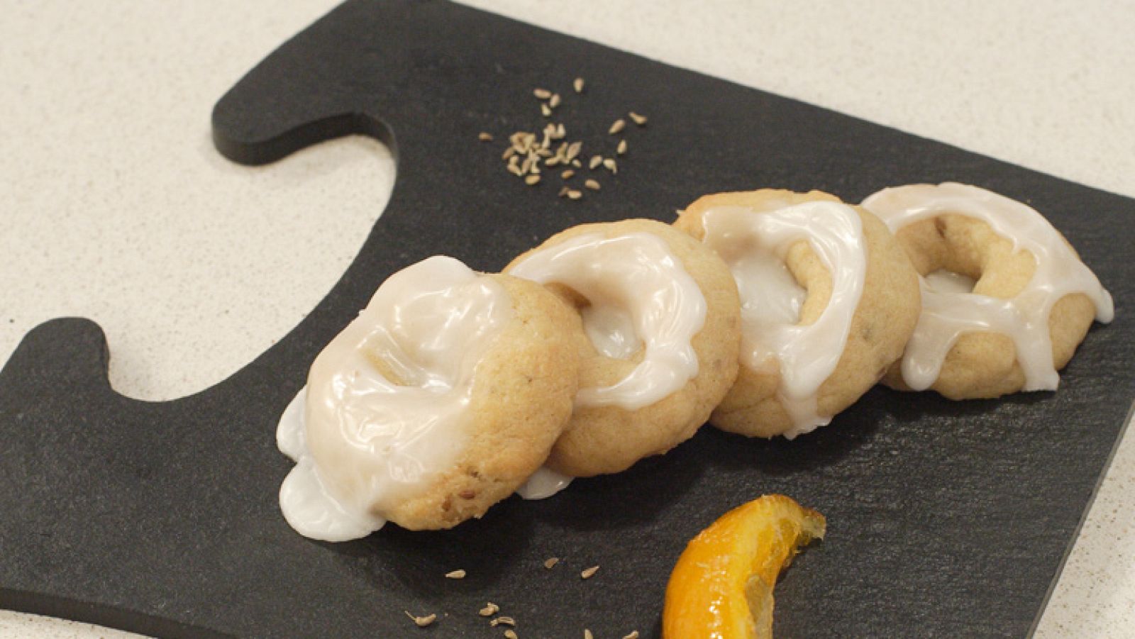 Roscos al vino con anís en grano