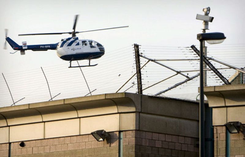 Un cámara de TVE es agredido tras los violentos disturbios en Belgrado | Ver