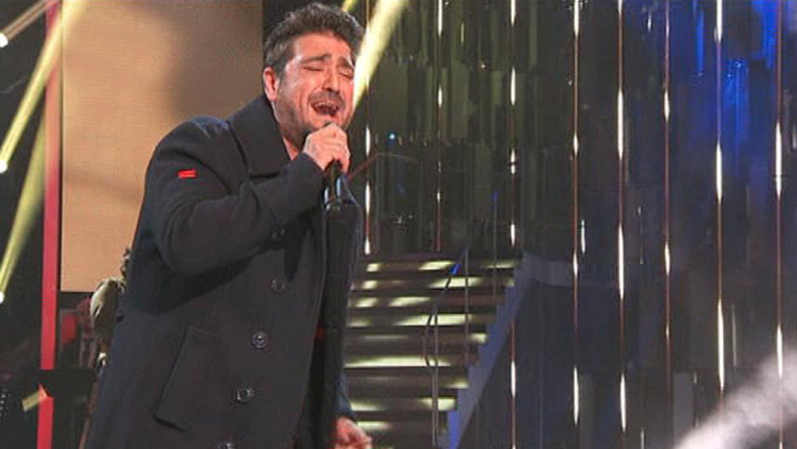 Mira quién baila - Antonio Orozco canta el single de su nuevo álbum "Llegará"