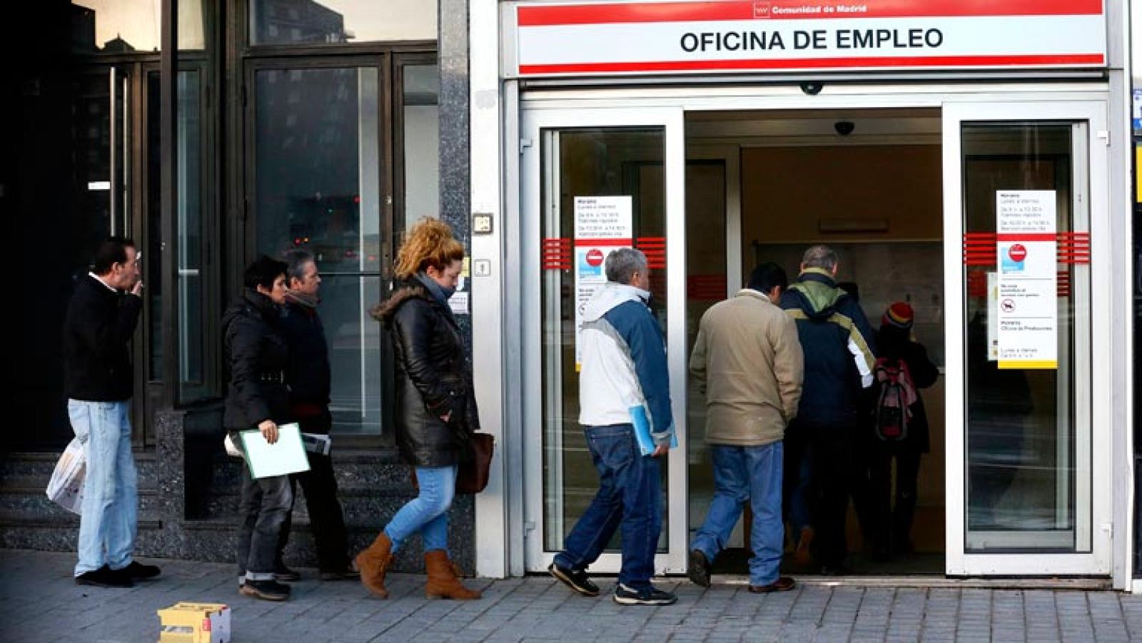 El número de parados registrados aumentó en 113.097 en enero