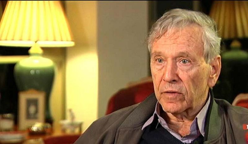 El escritor israelí Amos Oz dice que israelíes y palestinos están "infelizmente preparados" para una solución de dos estados | Ver