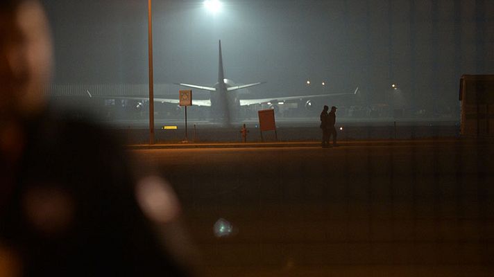 Telediario 1 - Aterriza en Estambul un avión procedente de Ucrania tras un frustrado intento de secuestro