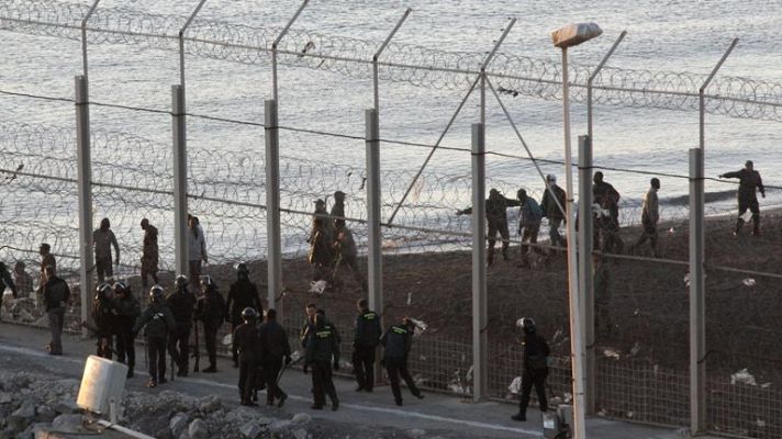 Telediario 1 - Denuncian Guardia Civil Ceuta