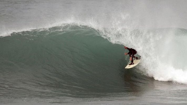 Informativo 24h - Surfeando el temporal