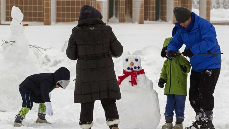 Trece comunidades en alerta por frío y nieve