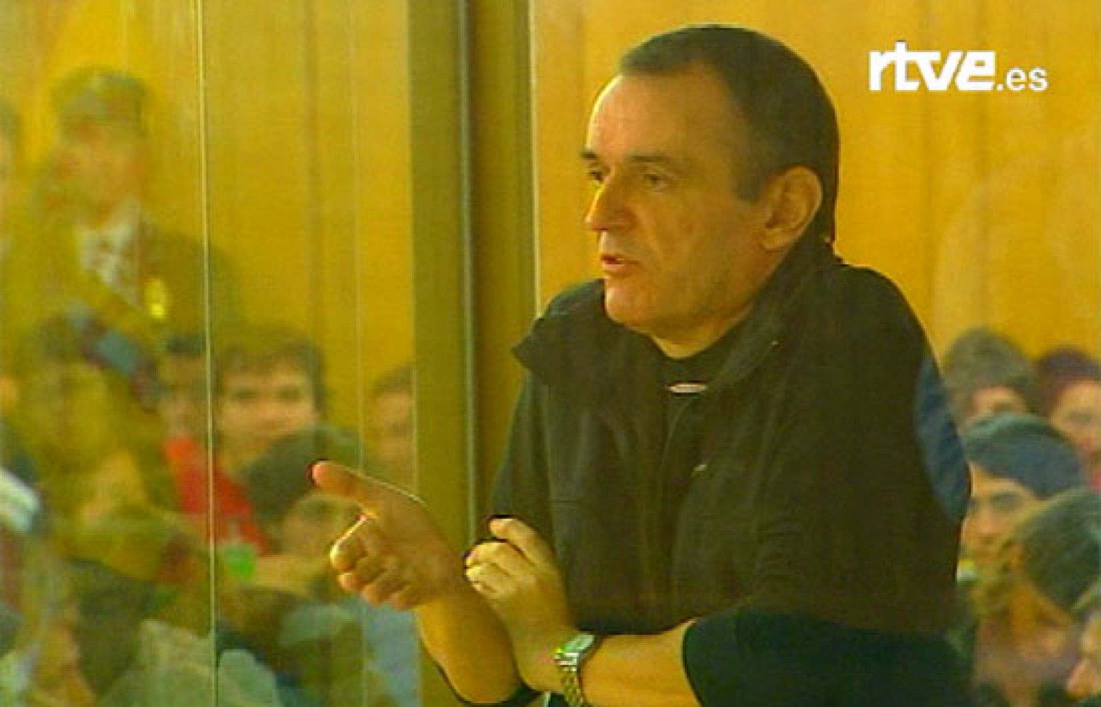 Comienza el juicio a De Juana Chaos (2006)