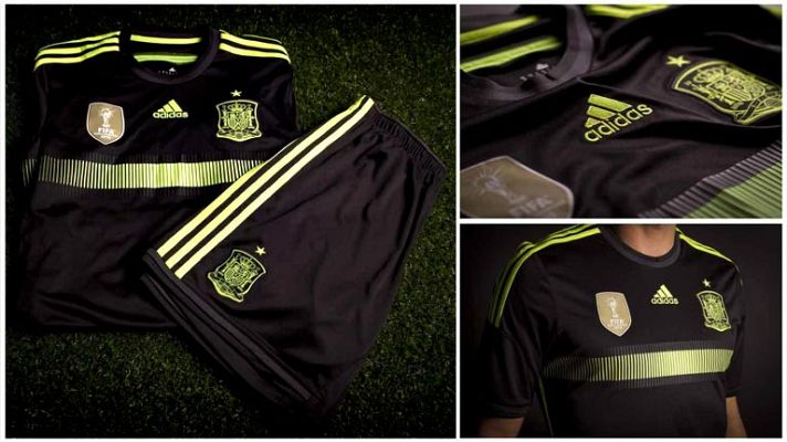 Telediario 1 - España vestirá de negro en su segunda equipación del Mundial