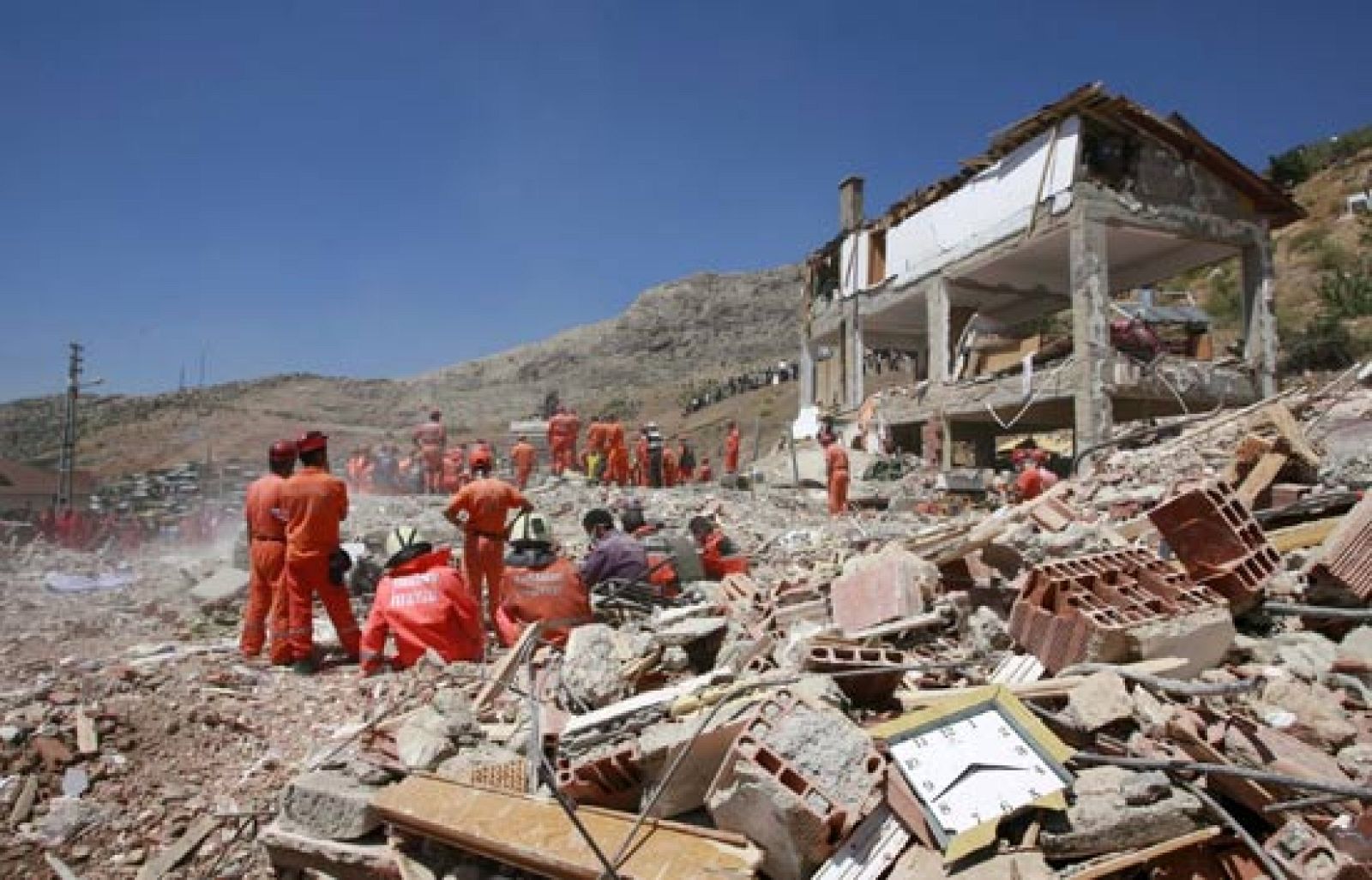 Se derrumba una escuela en Turquía | Ver