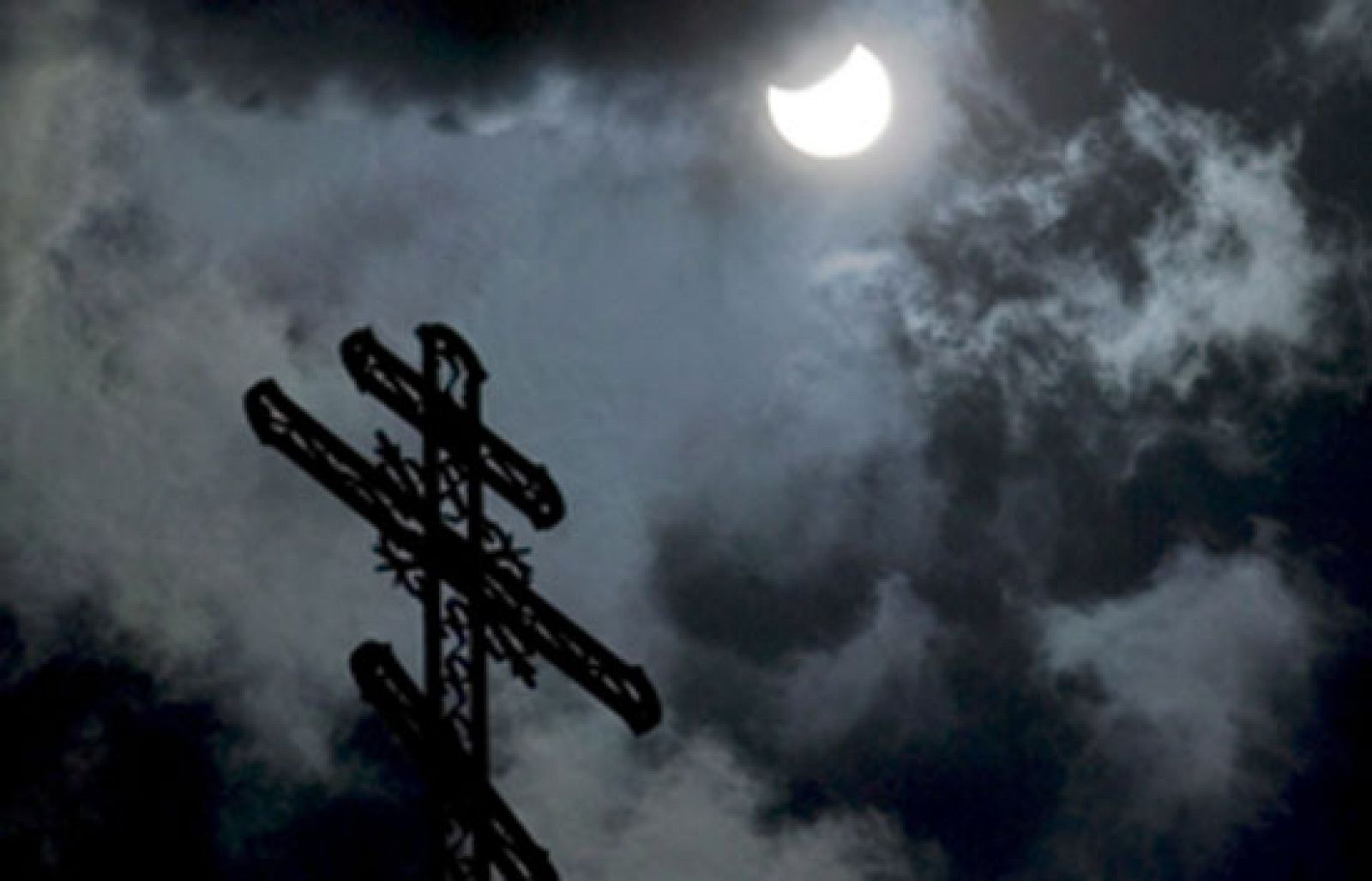 Medio mundo disfruta de un eclipse total de sol - Ciencia y tecnología en Rtve.es | Ver