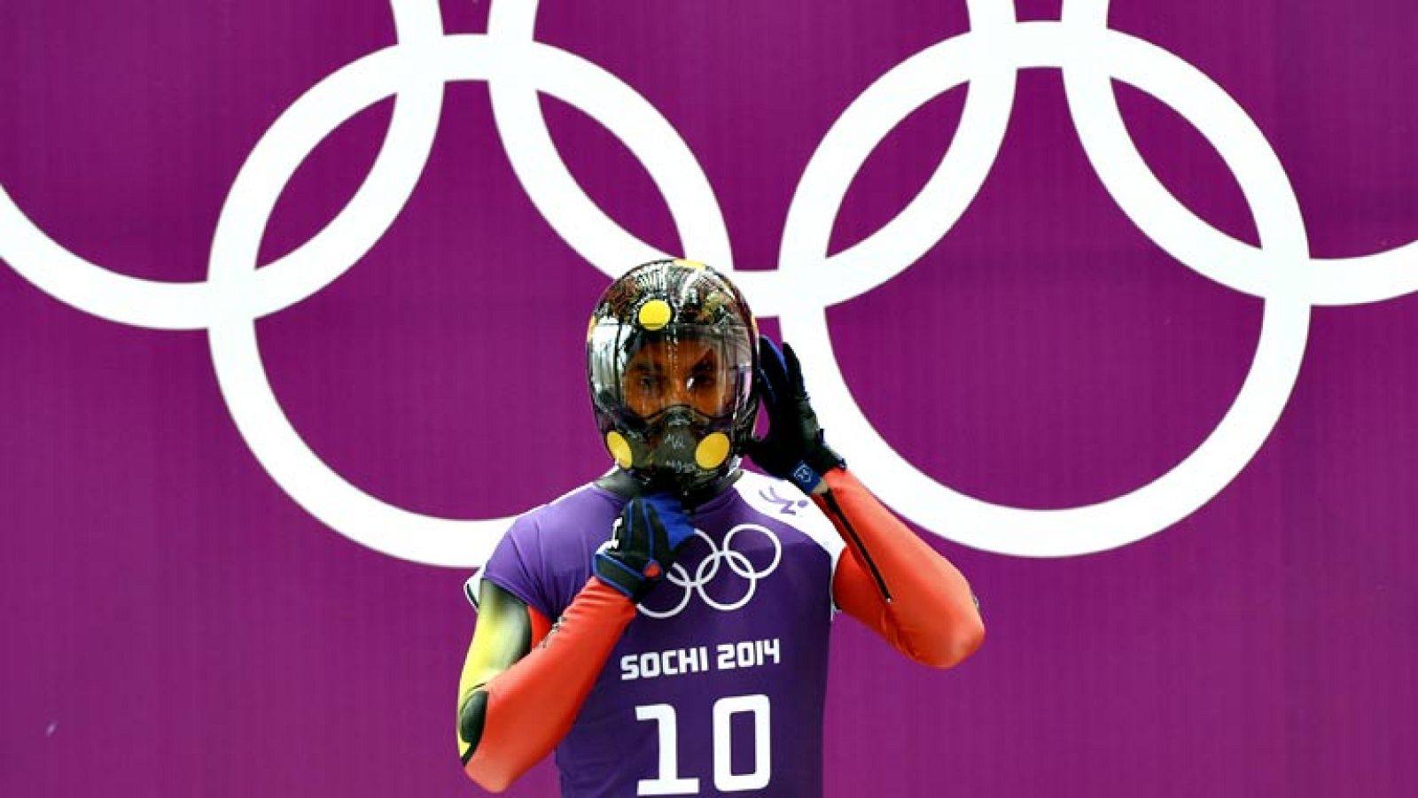 El piloto español Ander Mirambell se ha quedado fuera de la cuarta  y definitiva manga de la final de skeleton en los Juegos Olímpicos de  Invierno de Sochi (Rusia) tras concluir en 26ª posición este sábado  tras las tres primeras mangas.
