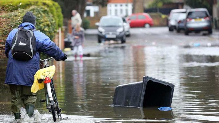 Telediario 1 - Inundaciones en el Reino Unido