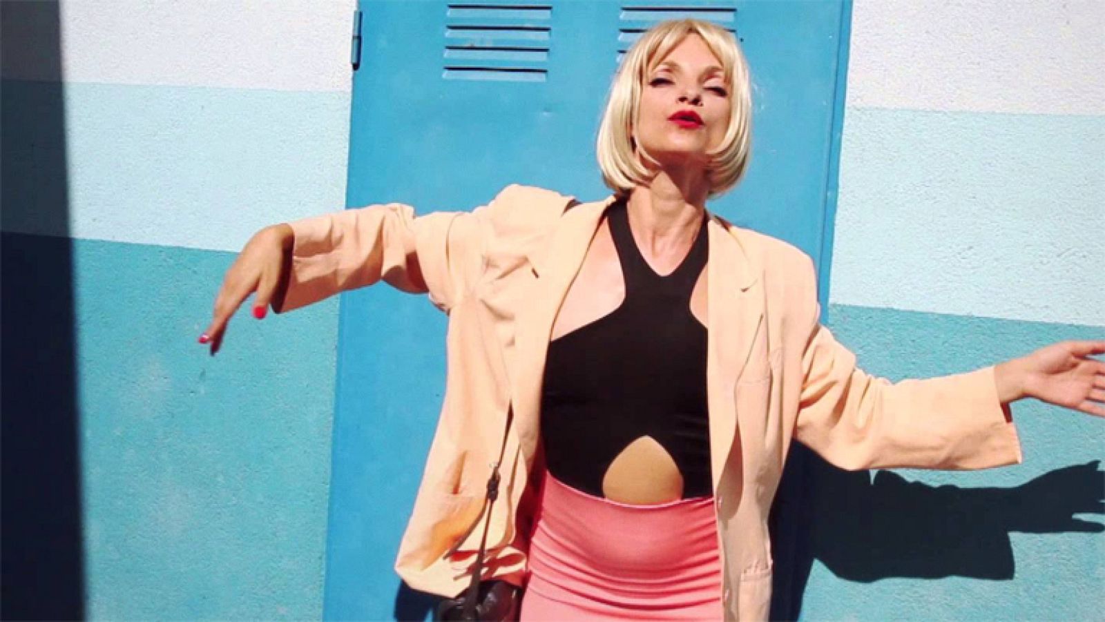 Najwa se reinventa con 'Rat Race' - Ver ahora