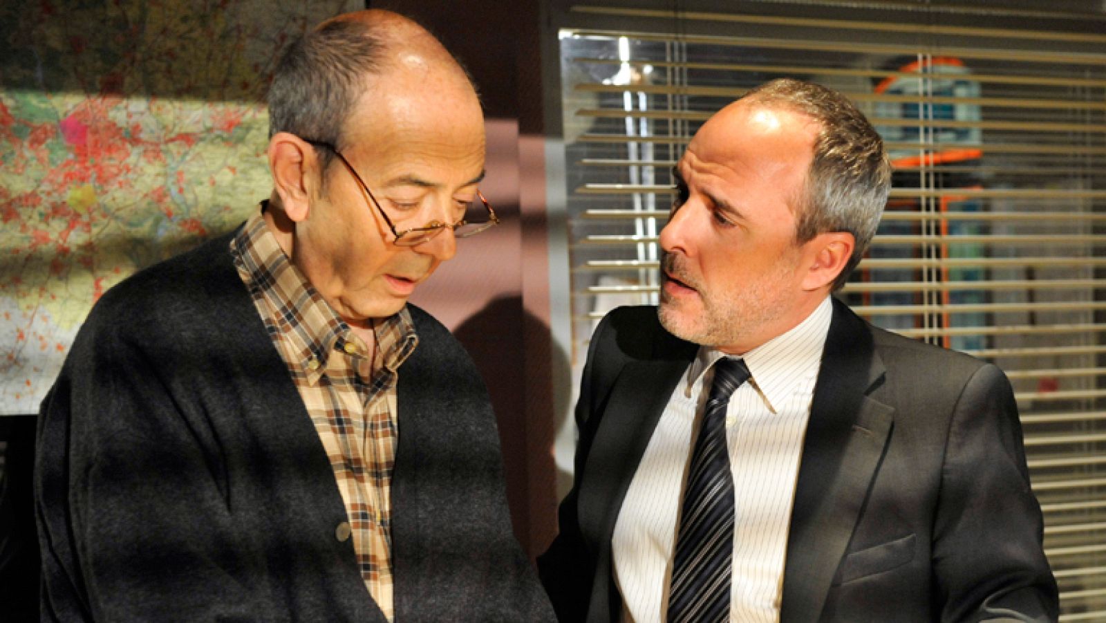 Los misterios de Laura - El resumen del capítulo 26 - Los misterios de Laura | Ver