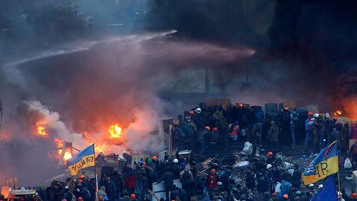 Telediario 1 - Manifestaciones en Kiev