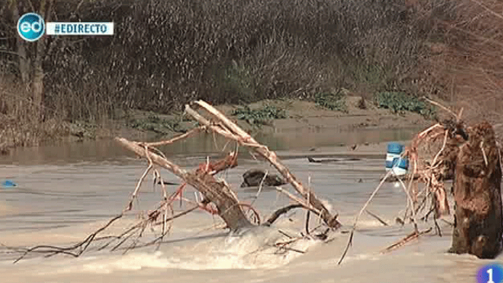 España Directo- Una carretera inundada les obliga a dar un rodeo interminable