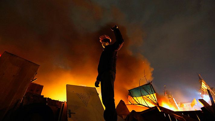 Telediario 1 - Yanukóvich desafía a los manifestantes con una operación "antiterrorista" en toda Ucrania