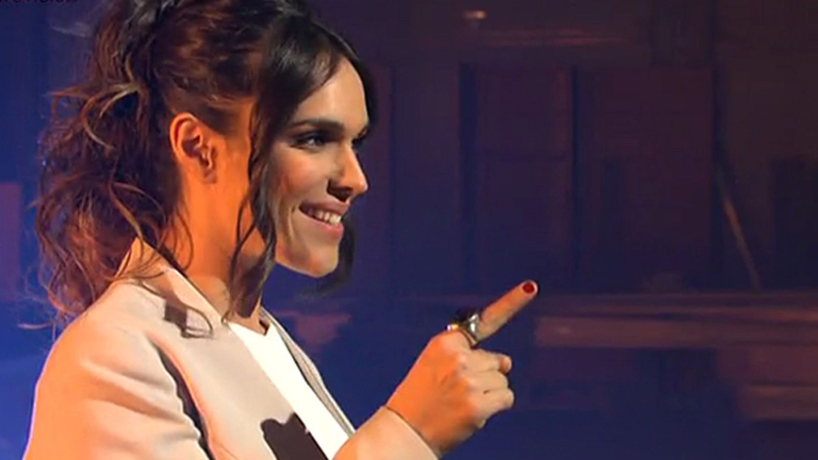 ¡Mira quién va a Eurovisión! - La Dama, dispuesta a tirarse en paracaídas