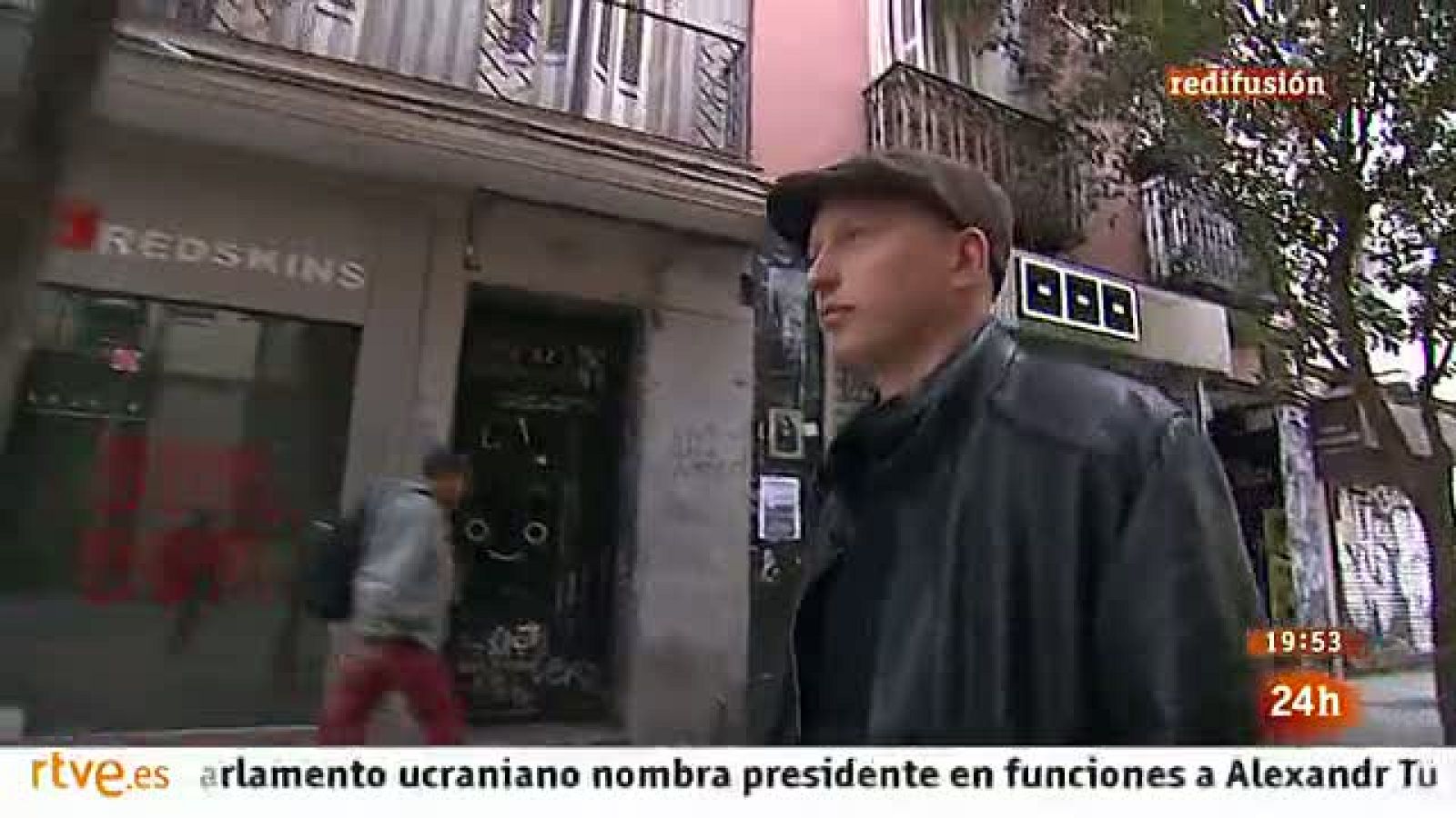 Riiko Sakkinen, artista finlandés que vino a España atraído por la "movida" y se quedó para seguir haciendo un arte trasgresor y reivindicativo.