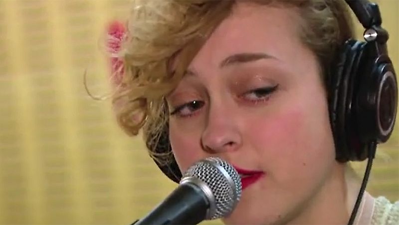 Russian Red interpreta en acústico "Michael P", del disco 'Agent Cooper' - Ver ahora