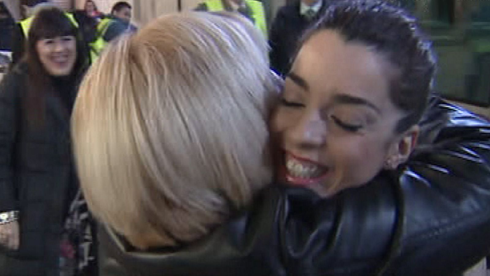 El abrazo de Ruth Lorenzo a su familia