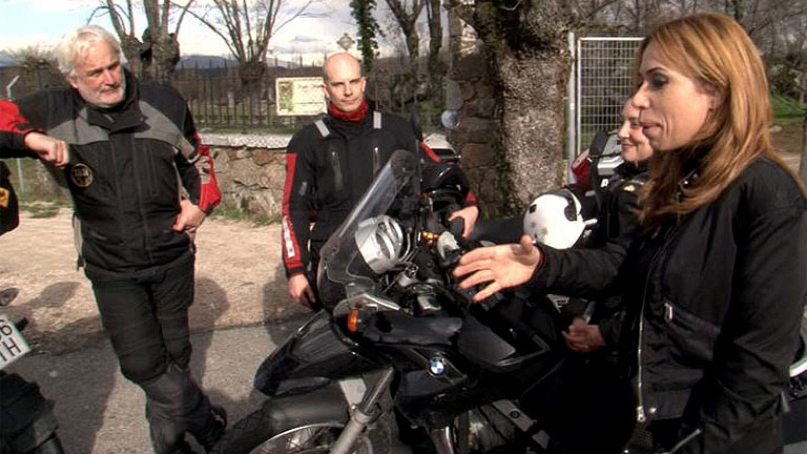 Comando actualidad - Carreteras secundarias - Ganarse la vida con los moteros