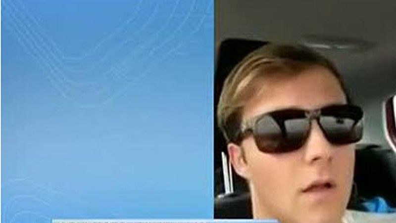 El conductor que se grabó adelantando desde el asiento del copiloto se entrega en Barcelona - Informativo 24h | Ver