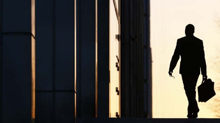 Telediario 1 - Cazadores de herencias