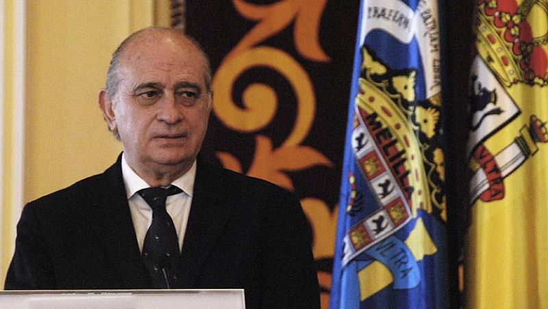 El ministro del Interior está en Melilla para apoyar a los guardias civiles y policías que trabajan frente a la inmigración ilegal
