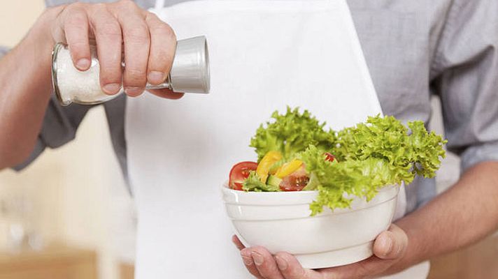 Telediario 1 - La Sociedad Española de Cardiología afirma que la sal es una droga tan adictiva como la cocaína