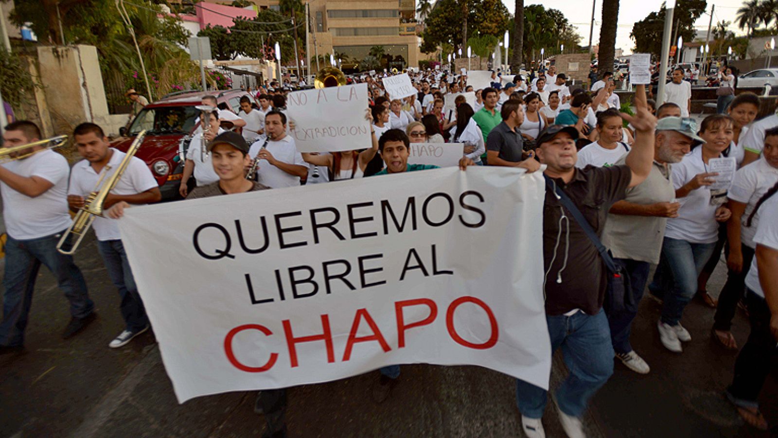 Manifestaciones en varias ciudades de Sinaloa para apoyar al 'Chapo' Guzmán | Ver