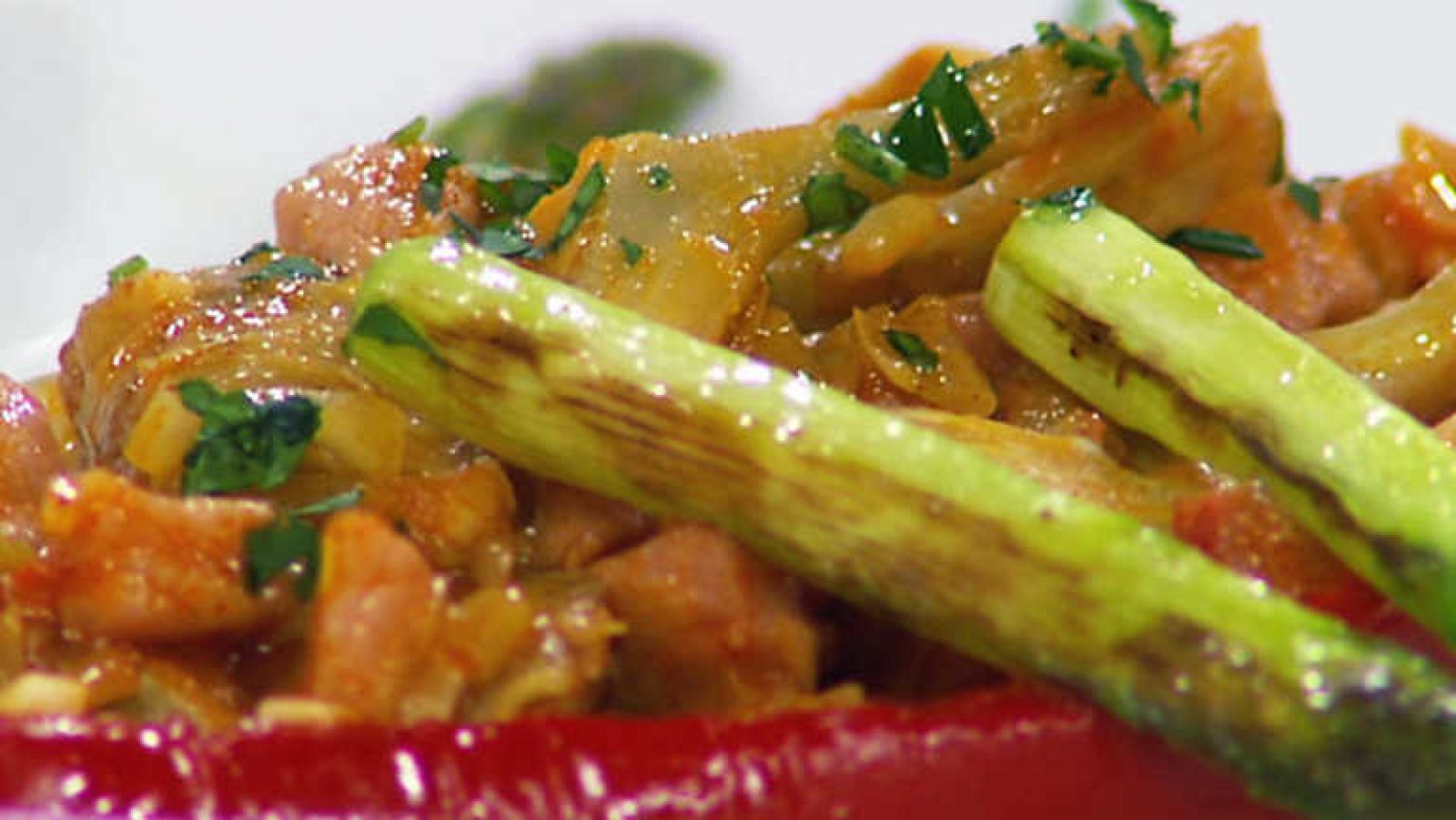 Cocina con Sergio - Pimientos rellenos con menestra de alcachofa y cerdo adobado - ver ahora