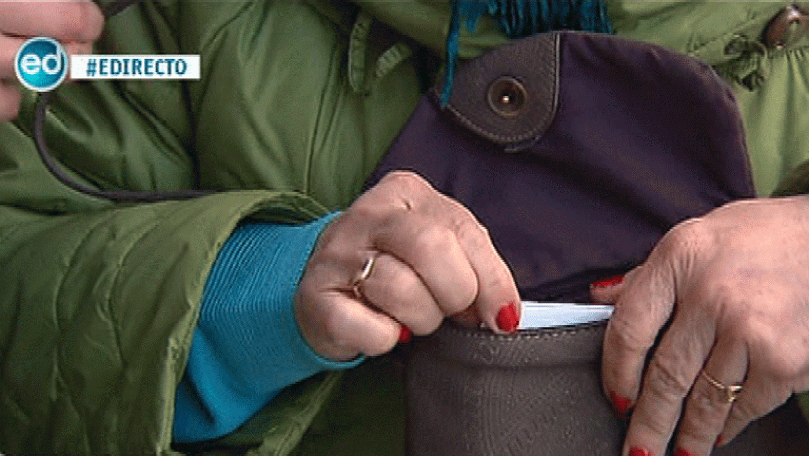 España Directo- ¿Qué llevan las mujeres en el bolso?