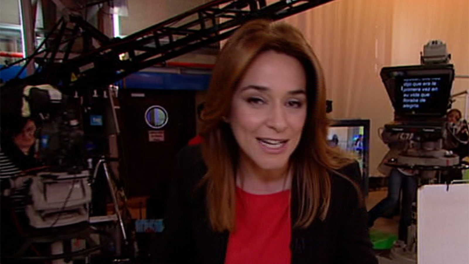 Entre Todos - Enrique Ponce y Paloma Cuevas regalan una sillita a Jesús