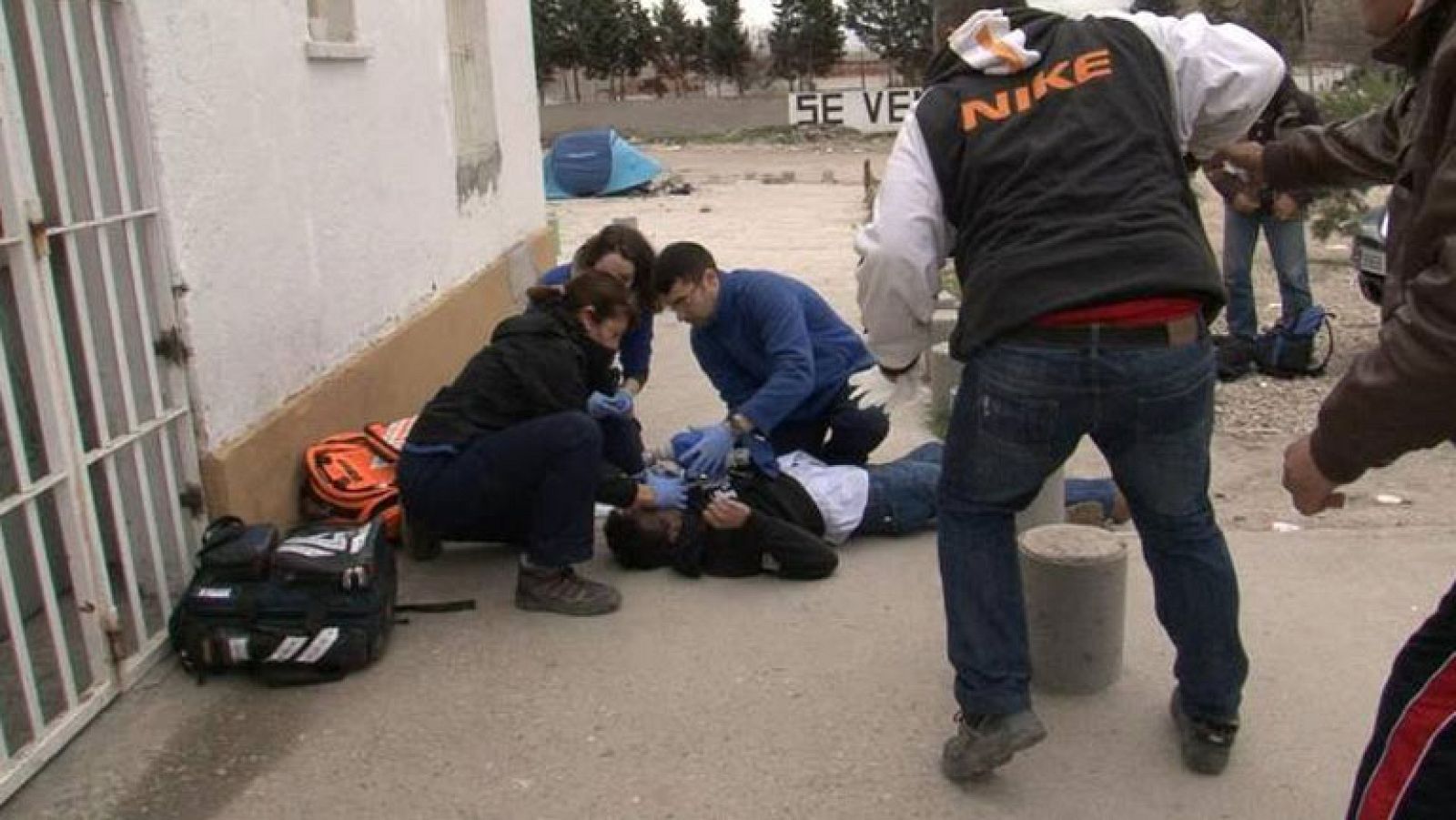 Comando actualidad - Ayudando a toxicómanos en la Cañada Real