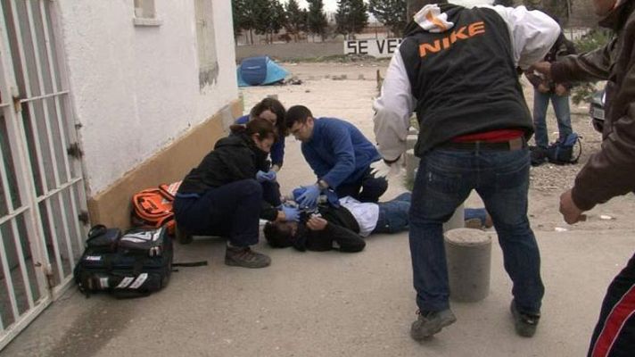 Comando Actualidad - Ayudando a toxicómanos en la Cañada Real